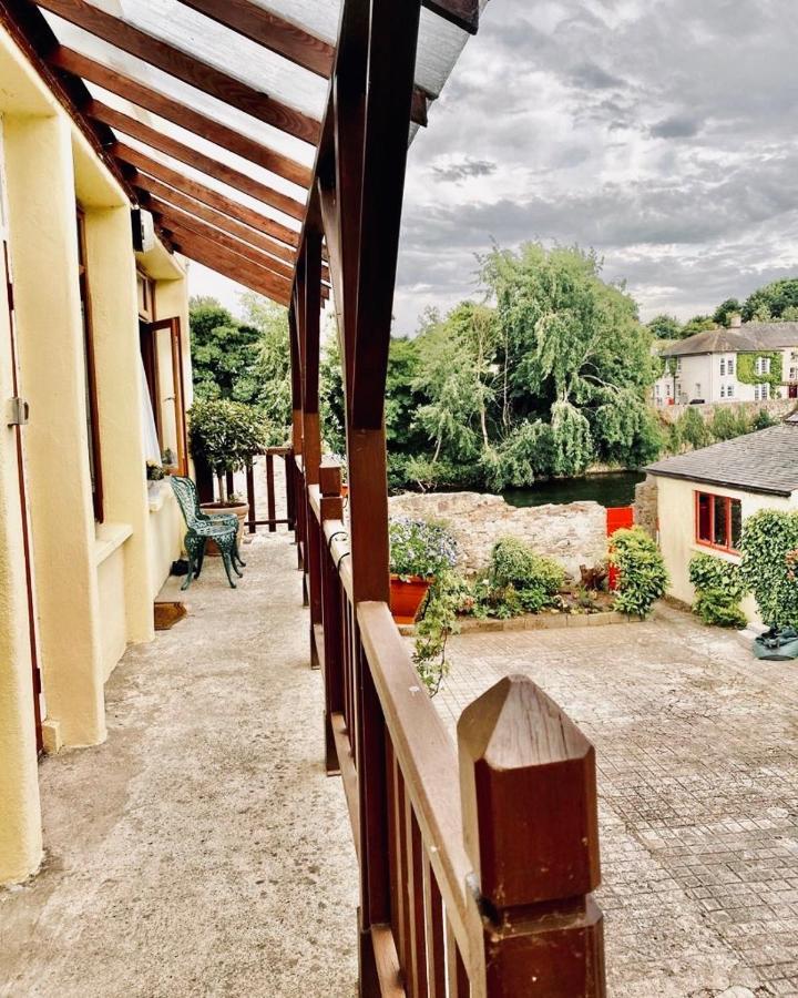 The Tower House B&B Томастаун Екстериор снимка