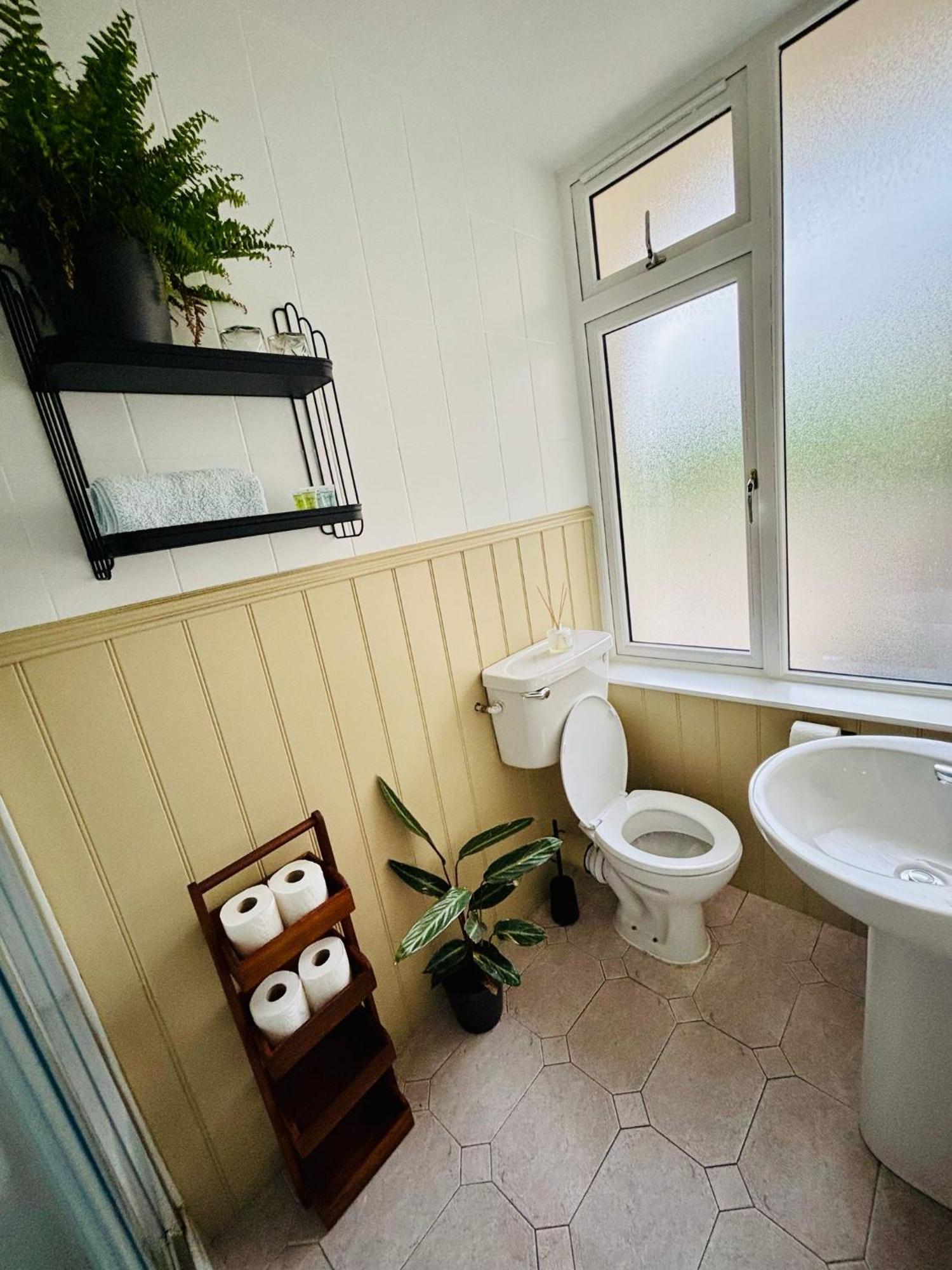 The Tower House B&B Томастаун Екстериор снимка